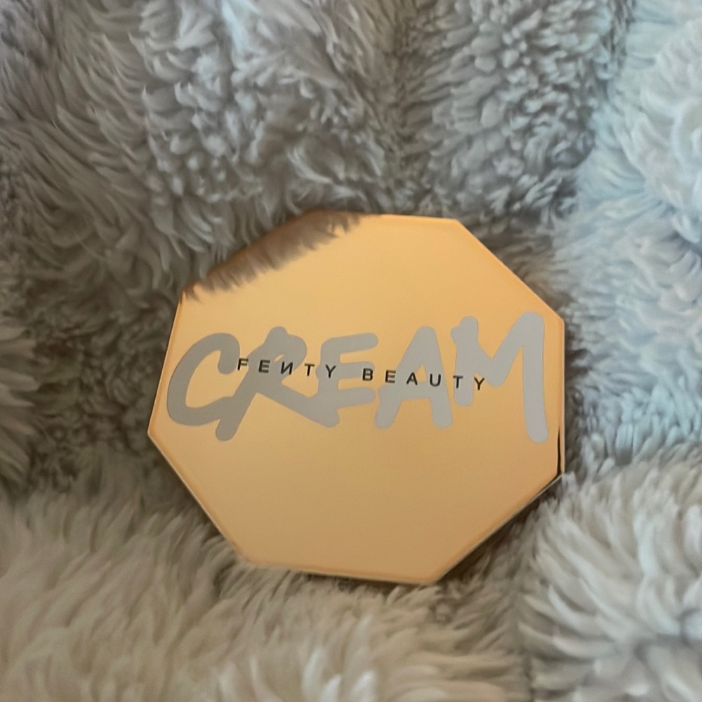 Fenty Beauty Cheeks Out Cream Bronzer 01 Amber